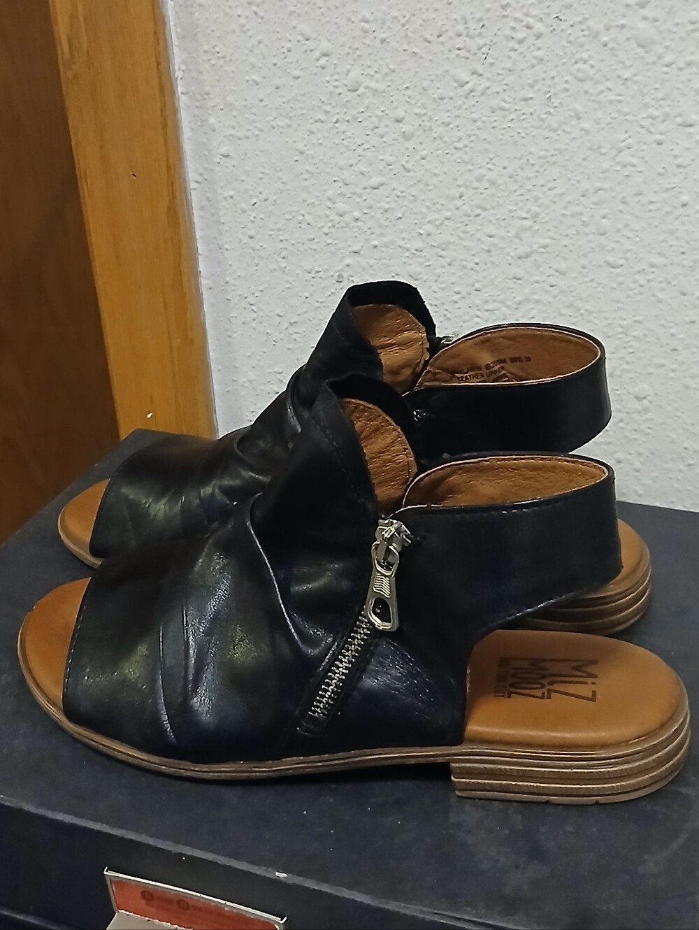 Miz Mooz Dylan Black Leather Peep Toe Bootie Sandals Size 39 US 8.5–9